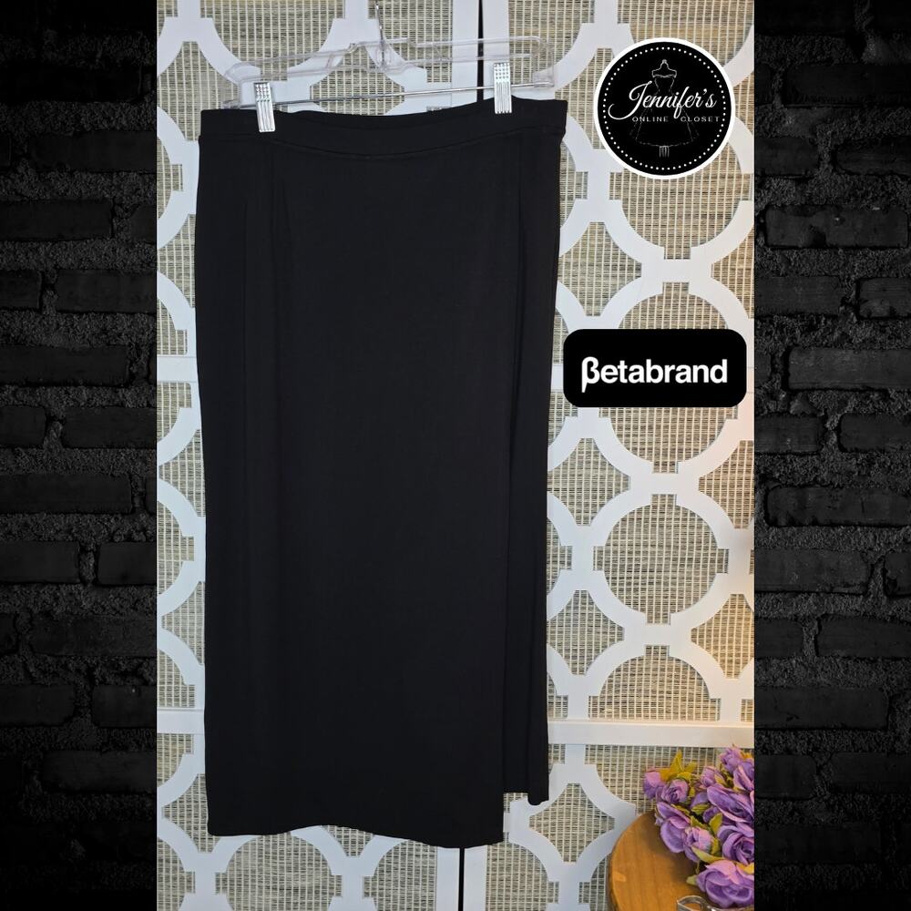 Betabrand Black 'The Sassiest' Cropped Capri Pants with Skirt Overlay Size L